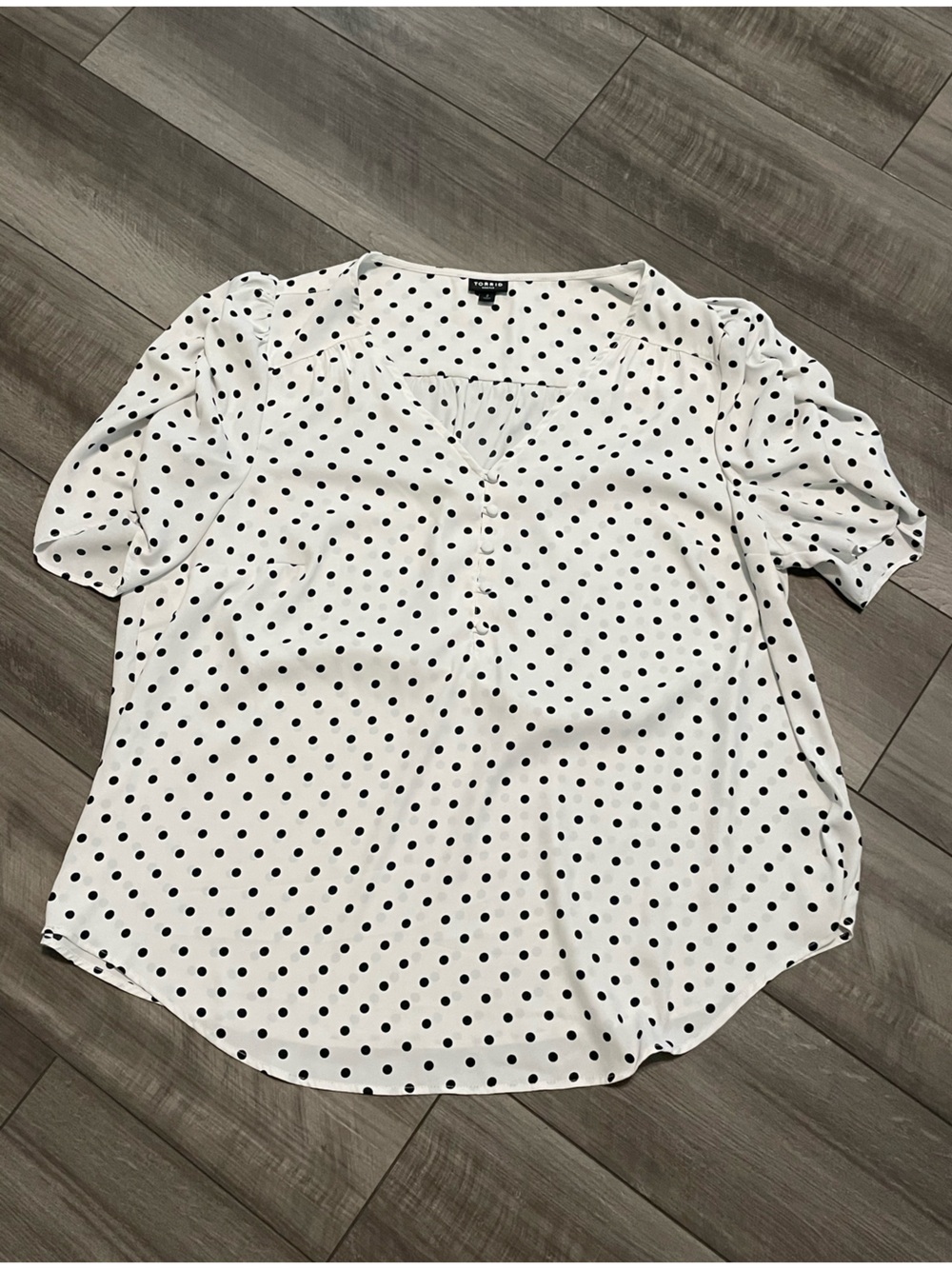 torrid Polka Dot Short Sleeve Harper Blouse -Size 2 (18-20)
